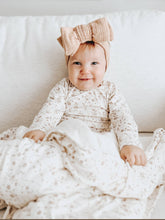 Load image into Gallery viewer, CLOUD BLANKET : Mini / Mini Floral / 1.0