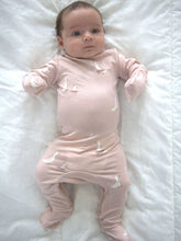 Load image into Gallery viewer, CONVERTIBLE PJ : 3-6m / Goose
