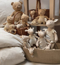 Load image into Gallery viewer, Leonie Giraffe Doudou Pocket
