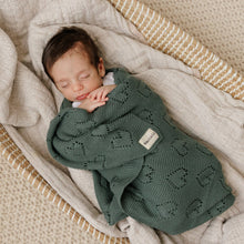 Load image into Gallery viewer, 100% Luxury Cotton Receiving Swaddle Baby Blanket - Heart: Cream
