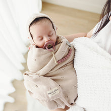 Load image into Gallery viewer, 100% Organic Cotton Luxury Organic Blanket + Bonnet Hat Set: Gray

