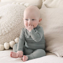 Load image into Gallery viewer, CONVERTIBLE PJ : 3-6m / Goose

