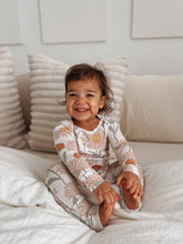 Load image into Gallery viewer, CONVERTIBLE PJ : 3-6m / Goose
